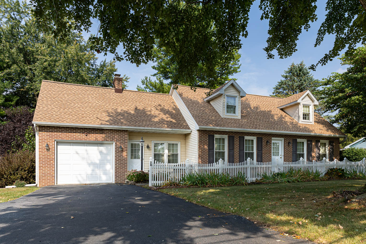 MR Roofing Asphalt Shingled Home